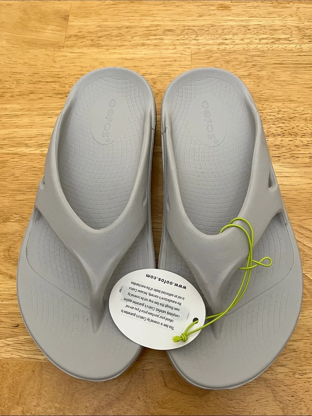 Oofos ooriginal thong recovery sandals moonstone women’s size 6 men’s 4